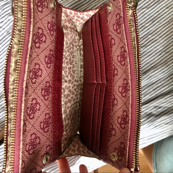 GUESS - Crossbody - Picture 3 of 6